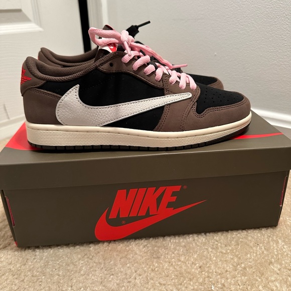 Nike Air Jordan 1 Low Travis Scott Mocha - Picture 2 of 4